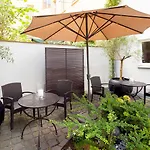 מלון Adelante Boutique 4*