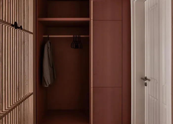 Adelante Boutique 4*