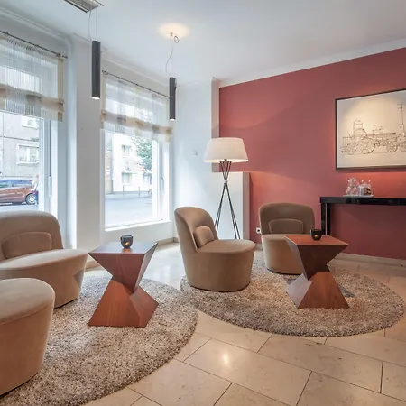 Hotel Adelante Boutique 4*