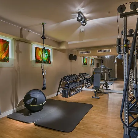 Hotel Adelante Boutique