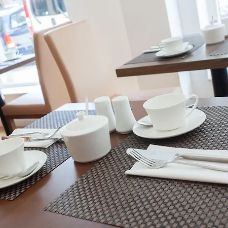 Hotel Adelante Boutique