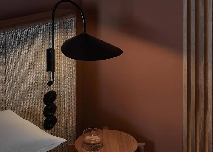 Adelante Boutique 4*