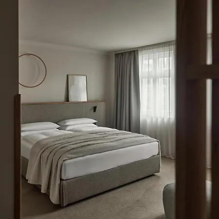 Adelante Boutique 4* ברלין