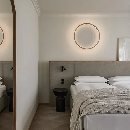 Hotel Adelante Boutique 4*