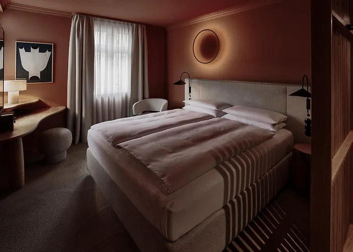 Hotel Adelante Boutique 4*