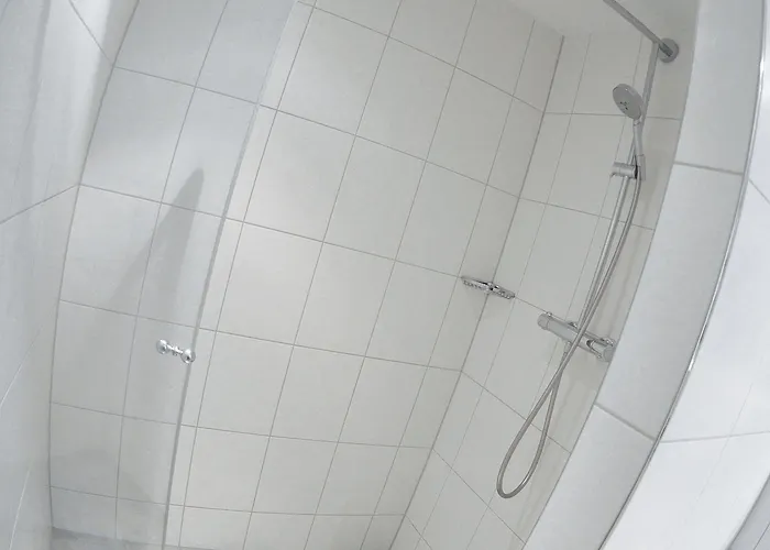 Adelante Boutique 4*