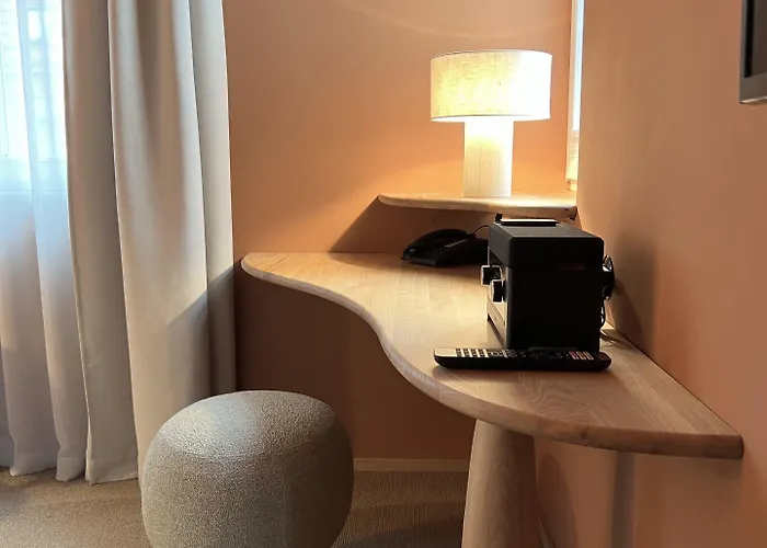 Hotel Adelante Boutique 4*